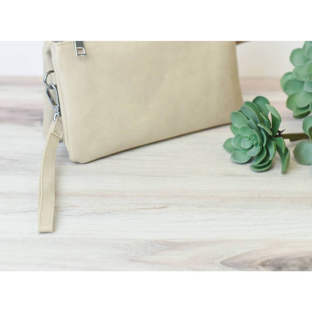 NEW LAUREN LANE women's kayla vegan leather clutch wristlet crossbody bag in bon